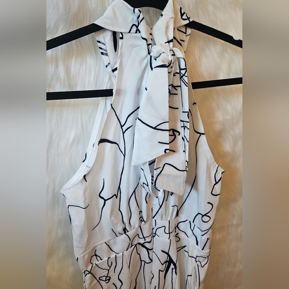 Shein Elegant White and Black Patterned Jumpsuit (NWOT) - Picture 5 of 8